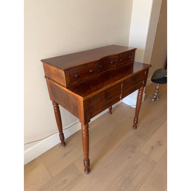 Traditional Mid 19th Century Eastern American Empire Dressing Table For Sale - Image 3 of 8