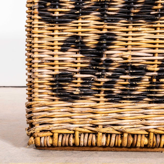 English Wicker Baskets, 1920s For Sale - Image 4 of 11