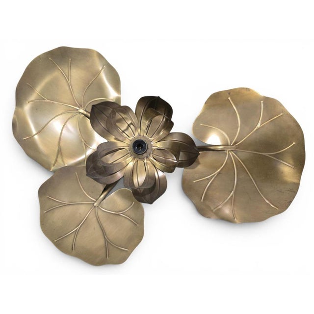 1970s Gilt Brass Lotus Leaf Wall Sconce in the style of Maison Jansen, 1970s For Sale - Image 5 of 9