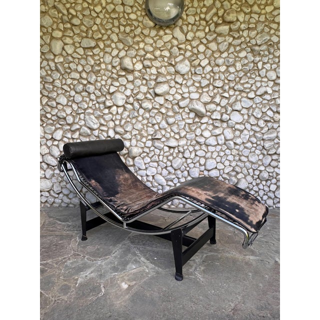 Authentic LC4 chaise longue manufactured by Cassina in Italy during the 1970s and designed by Le Corbusier, Pierre...