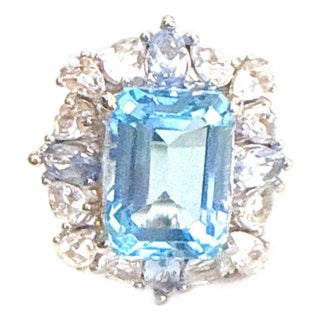 Bochic Capri Vintage 7ct Blue Topaz & White Sapphire Ring, 18K Gold For Sale