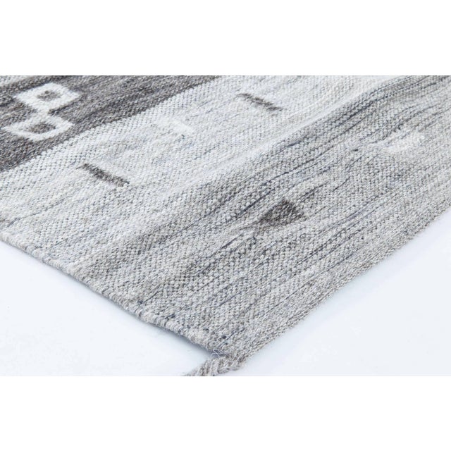 Early 21st Century Contemporary Light and Dark Gray Flat-Weave Wool Rug by Doris Leslie Blau For Sale - Image 5 of 5