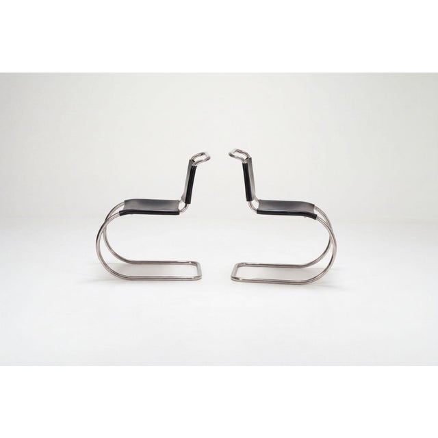 1970s Pair of Ludwig Mies Van Der Rohe for Knoll Mr10 Chairs 1970 C. For Sale - Image 5 of 14