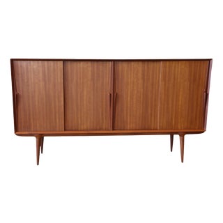 Model 19 High Board in Teak by Gunni Omann for Omann Jun, Denmark, 1960s For Sale