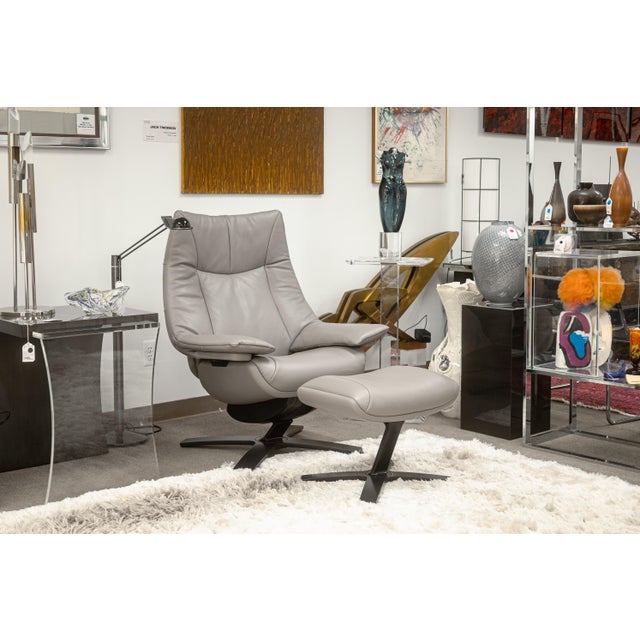Natuzzi Re-Vive Casual Queen Grey Leather Contemporary Lounge Chair and Ottoman For Sale In Detroit - Image 6 of 10