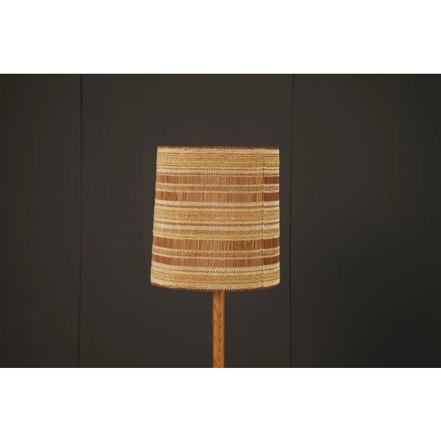 Mid-Century Modern 1960s Maria Kipp Raffia Lampshade in Burnt Sienna and Honeycomb Stripe For Sale - Image 3 of 9