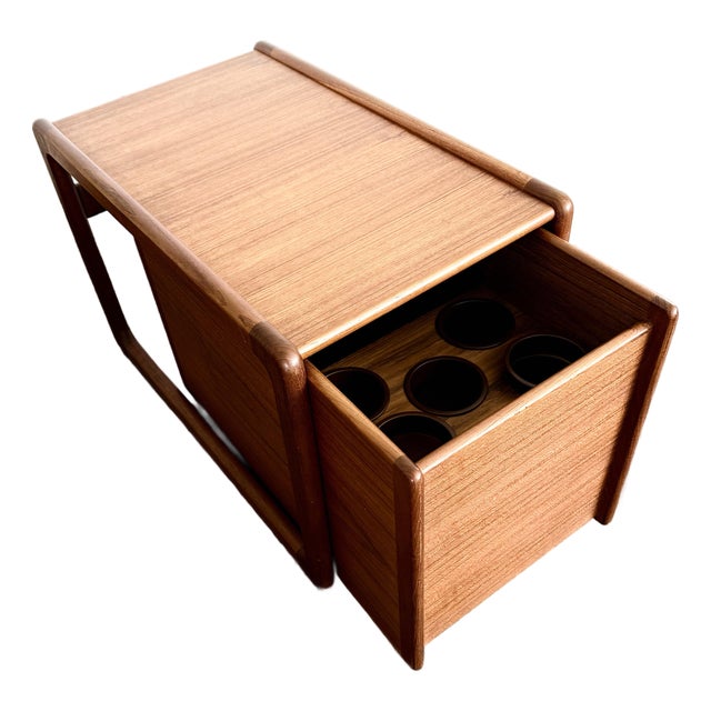 Mid Century Danish Modern Model Dk-7480 by Kai Kristiansen for Vildbjerg Møbelfabrik Teak Side Table & Mobile Bar For Sale