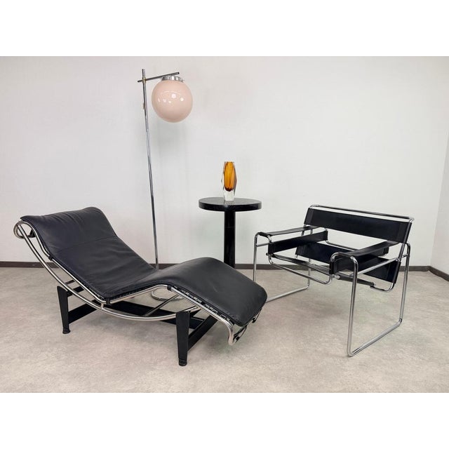 Bauhaus Vintage LC4 Chaise Lounge in Black Leather by Le Corbusier, 1970s For Sale - Image 3 of 13