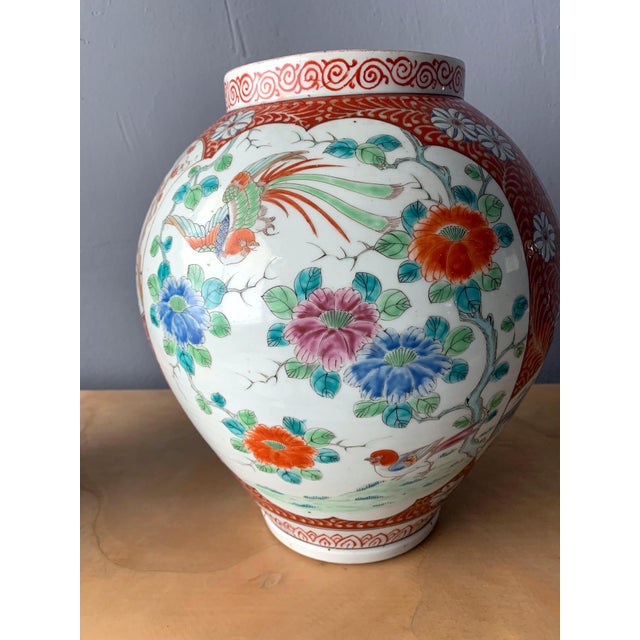 Near Pair of Antique Japanese Arita Export Ceramic Jars For Sale In Atlanta - Image 6 of 10
