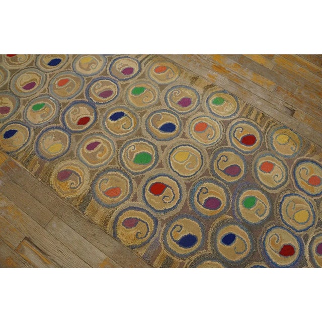 1930s Tans Sand Circles Folk Art Antique American Hooked Rug 2' 6'' X 12' 9'' Woven Wool Carpet For Sale In New York - Image 6 of 12