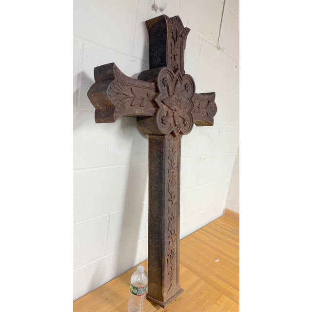 Up for sale is a huge antique industrial outdoor crucifix made of very heavy cast iron. The intricate design done in high...