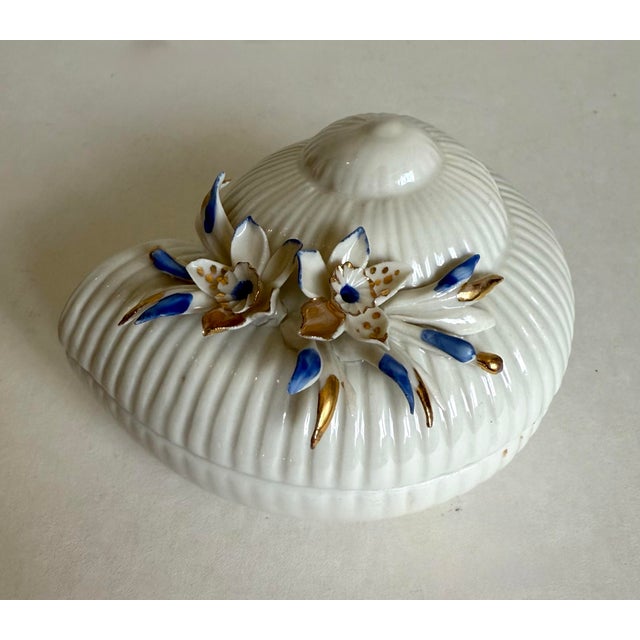 Capodimonte Vintage Italian Capodimonte Shell Trinket Box With Blue Floral Accents For Sale - Image 4 of 11