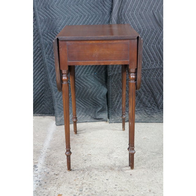 Vintage Imperial Sheraton Style Mahogany Drop Leaf Gateleg Pembroke Side Table For Sale - Image 18 of 18