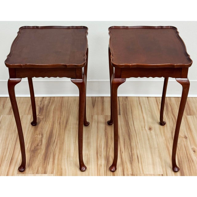 Vintage Bombay Company Scalloped Edge Queen Anne Style Side Table Pair For Sale - Image 4 of 12