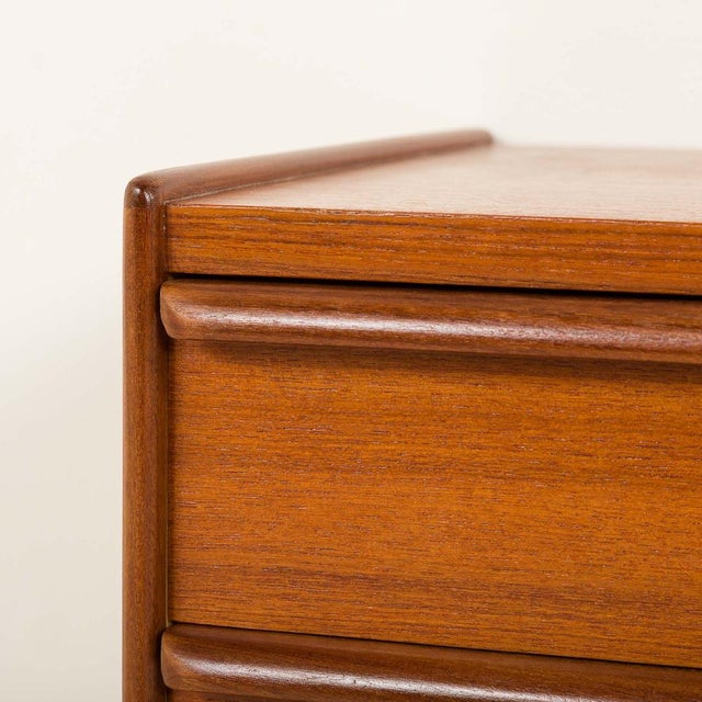 Small Danish Chest of Drawers in Teak, 1960s For Sale - Image 10 of 11