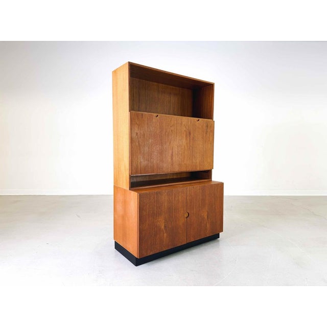 We are offering for sale a beautiful secretary including a bookcase by Bramin from the 1960s. The design comes from Sven...