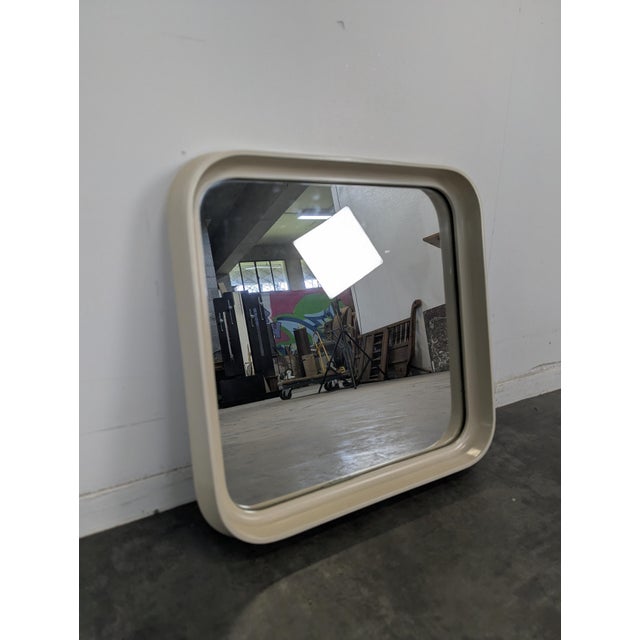 Square Italian Mirror in Resin, in Very Good conditions.