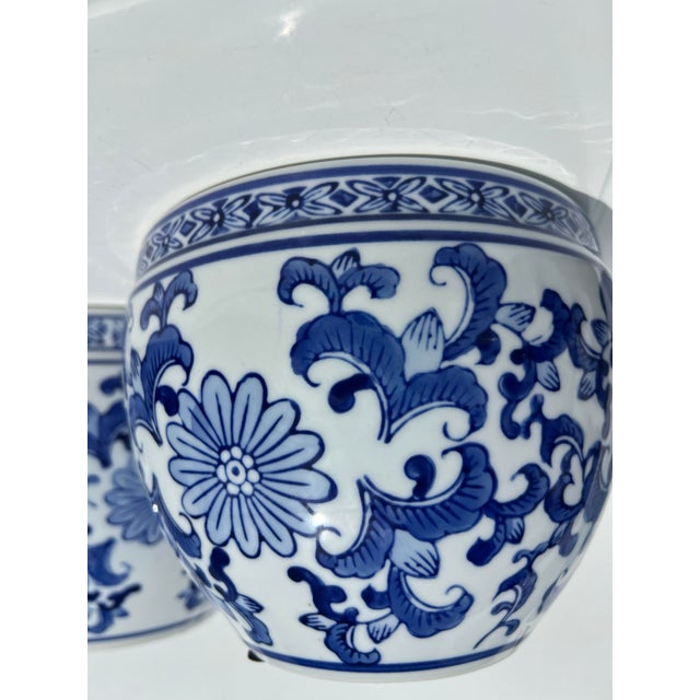 Vintage Floral Blue & White Planters, 2 Pieces For Sale - Image 4 of 5
