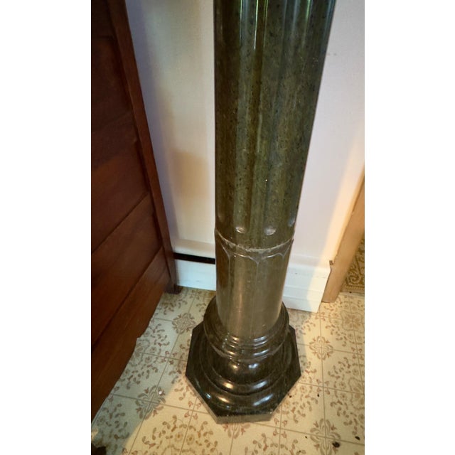 Neoclassical 19th-Century Green Italian Marble Pedestal For Sale - Image 3 of 7