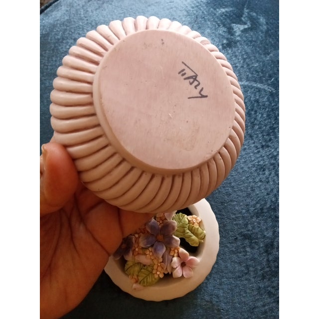 EXQUISITE Handcast Carrara Marble 5" Floral Lidded Trinket Box Made In Italy This exquisite 5" Florals Lidded Trinket Box...