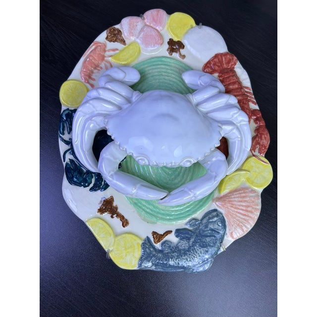 1990s Signed Sculptural Ceramic Seafood Wall Platter With Lobster & Crab, 13.5" For Sale - Image 5 of 12