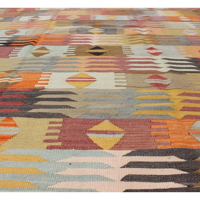 Colorful Vintage Turkish Kilim With All-Over Latching Design & Geometric Shapes For Sale - Image 4 of 13