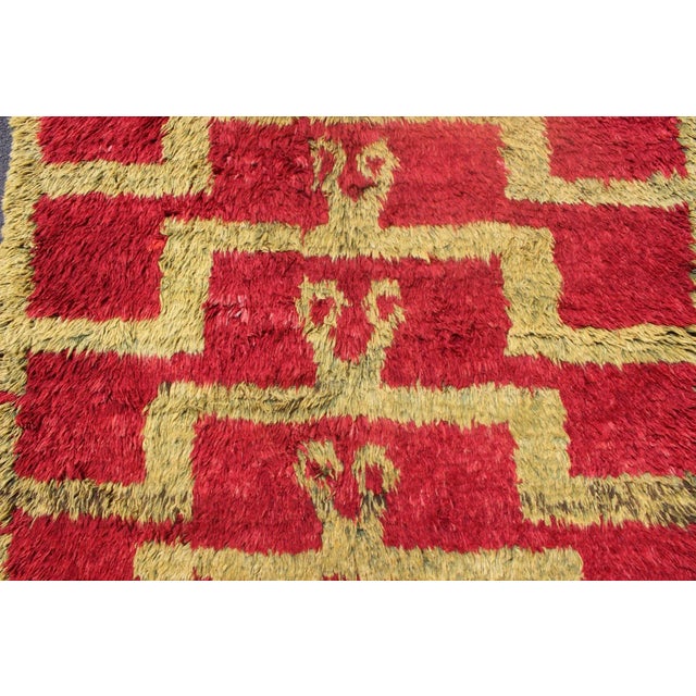 Vintage Mid-Century Tulu Vintage Rug With Tribal Pattern in Red and Green Gold For Sale - Image 10 of 13