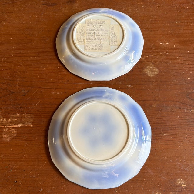Antique Gaudy Welsh Crescent Pinwheel Flow Blue Plates, a Pair, Circa 1840s For Sale - Image 4 of 12