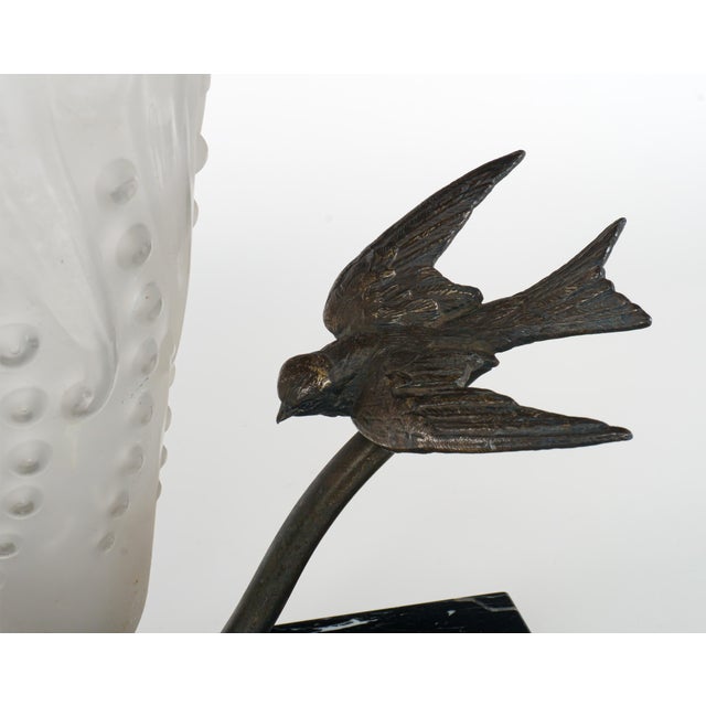 Vintage Art Deco French Table Lamp with Bronze Birds and Black Marble Base, 1930s For Sale - Image 3 of 7