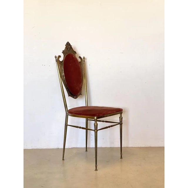 1950s chair, brass structure, the backrest and the velvet seat need to be reimbuired.