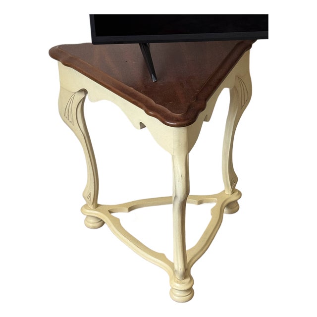 VTG French Provincial Triangular End Table Painted Side Table For Sale