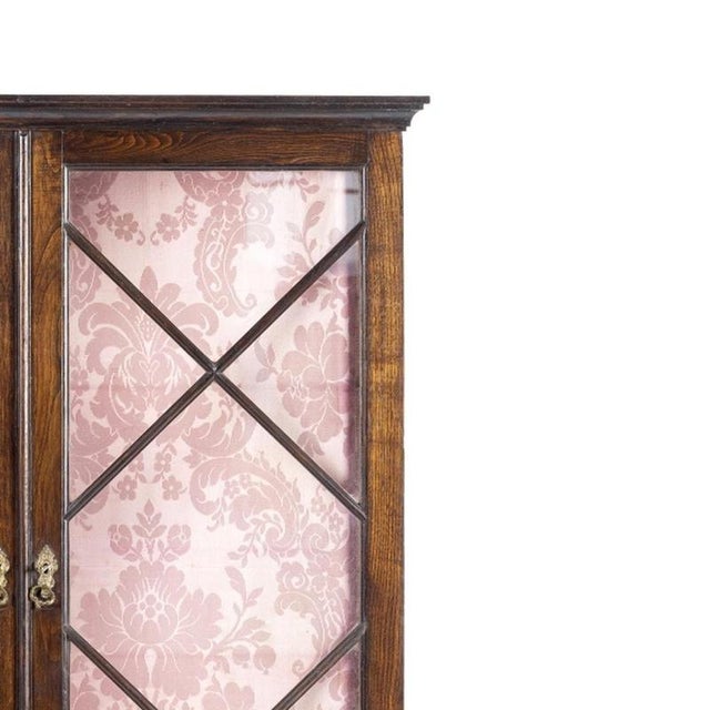 20th Century Display Case in Chestnut Wood For Sale - Image 4 of 6