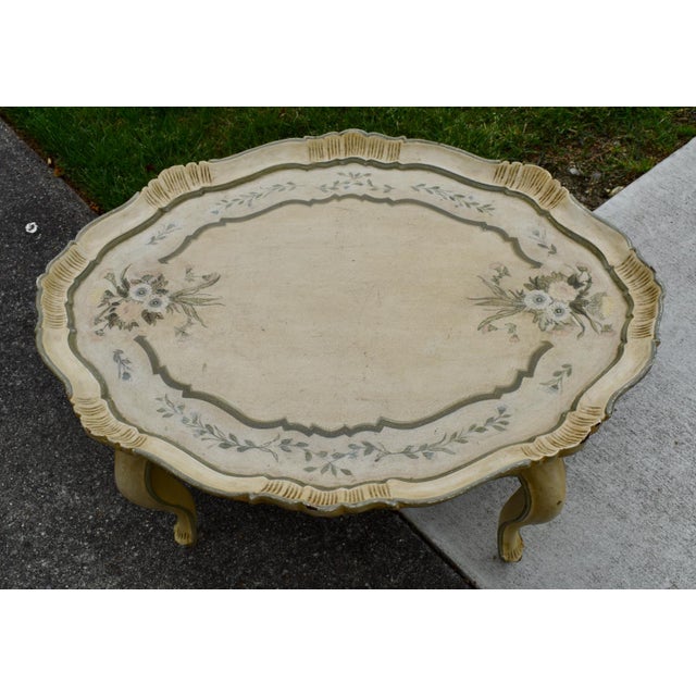 Italian Coffee Table Florentine Style Lacquered Painted Baroque Oval Tray 50s For Sale - Image 4 of 13