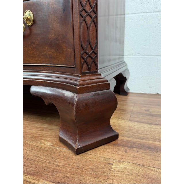 Stickley Williamsburg Reserve Collection Mahogany Blackwell Serpentine Chest For Sale - Image 9 of 10