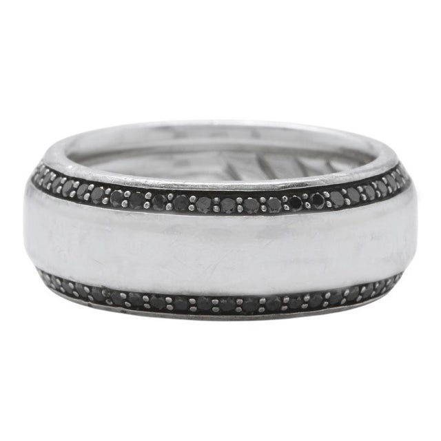 The David Yurman 18K Solid Gold Beveled Black Diamond Band Ring is a stunning piece of fine jewelry. Handmade in the...