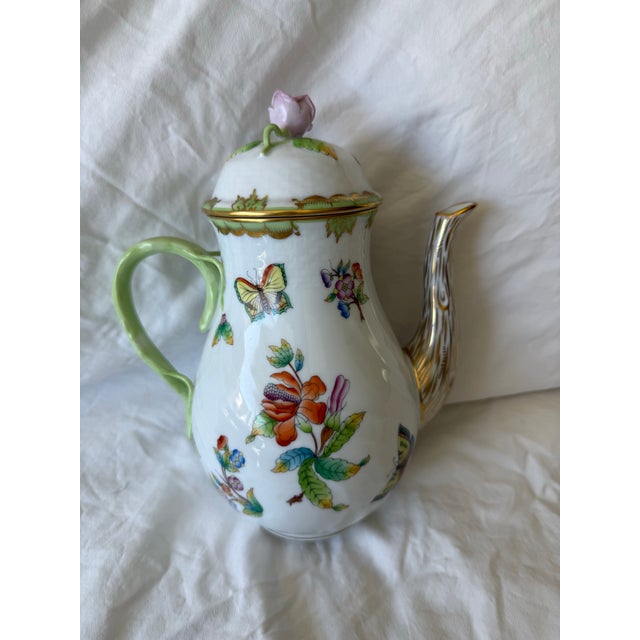 White 19th Century Herend Queen Victoria Coffee Pot For Sale - Image 8 of 8