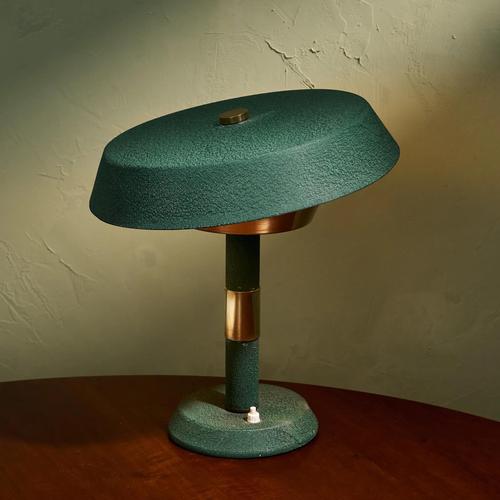 Mid-Century Modern Rationalist Table Lamp in Green Lacquered Metal and Brass with Adjustable Shade, Italy For Sale - Image 3 of 7