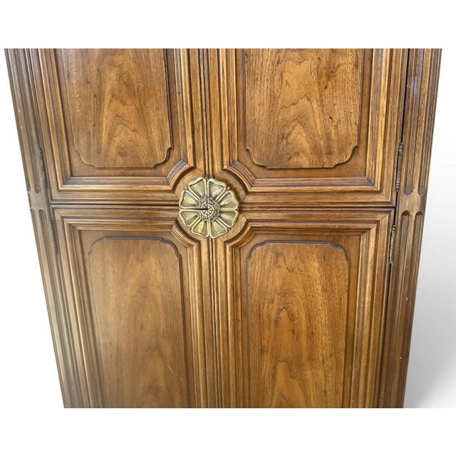 Henredon Solid Walnut Linen Press/Armoire - Late 20th Century - Late 20th Century - 2 Available For Sale In Saint Louis - Image 6 of 10