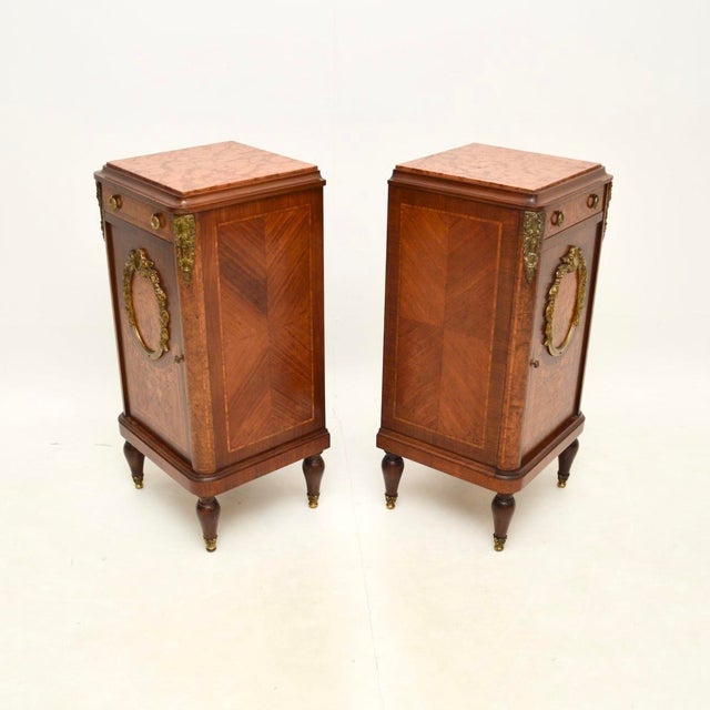 Metal French Inlaid Walnut Bedside Tables with Marble Tops, 1870s, Set of 2 For Sale - Image 7 of 16
