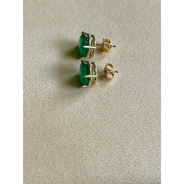 Metal 3 Carat Oval Natural Emerald Stud Post Earrings 14 Karat Yellow Gold For Sale - Image 7 of 18