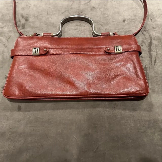 Red 1970s Red Leather and Silvered Metal Italian Shoulder Bag For Sale - Image 8 of 12