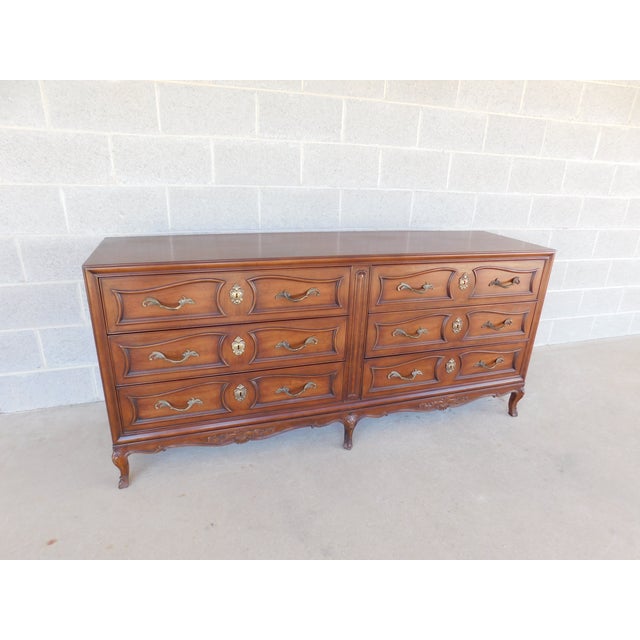 Mid 20th Century Henredon French Louis XV Style Dresser 70"w For Sale - Image 5 of 16