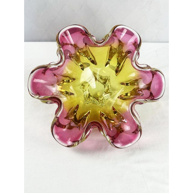 Sommerso Pink and Yellow Art Glass Bowl by Josef Hospodka for Chribska, 1960s For Sale - Image 3 of 11