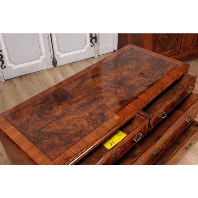 18th Century Venetian Walnut and Mahogany Commode with Bookmatched Veneer For Sale - Image 9 of 12