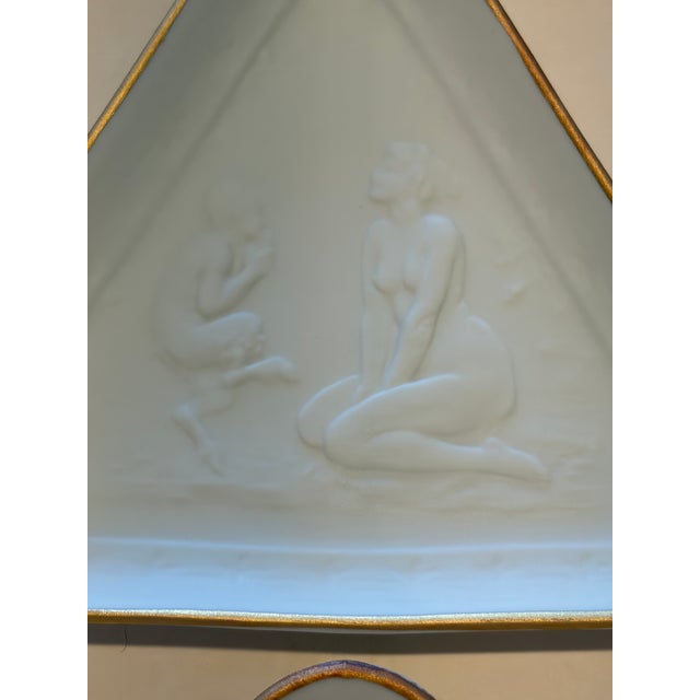 Ceramic Late 20th Century Les Griffes Collection D’Art Bisque Plates Styled After Joe Descomps - Limoges France - Set of 8 For Sale - Image 7 of 13