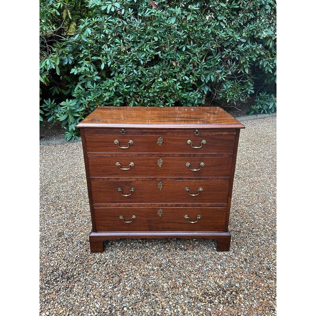 George III Mahogany Chest of Drawers, 1780 For Sale - Image 13 of 13