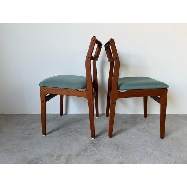 1960s 1970s Mid-Century Danish Modern D-Scan Teak Dining Chairs – Pair For Sale - Image 5 of 12