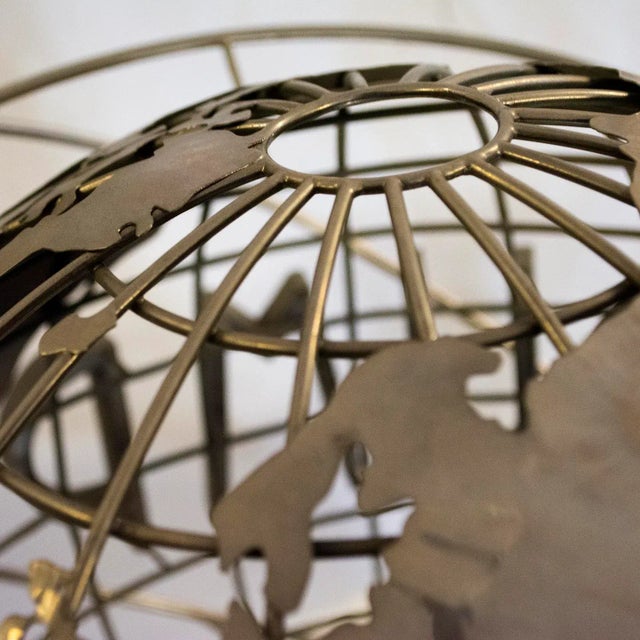 Vintage Trump International Hotel Unisphere For Sale In New York - Image 6 of 7
