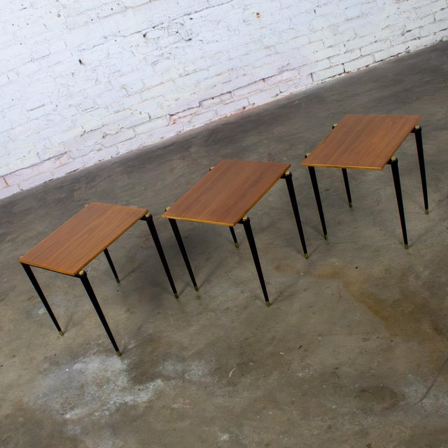 Mid-20th Century MCM Stacking Tables Walnut Veneer Tops Brass and Ebonized Legs Set of 3 For Sale - Image 13 of 18