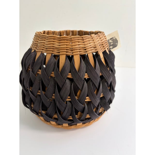 Signed Billy Ruth Sudduth Basket, 1997 – Jacobs Baskets Bakersville Nc For Sale - Image 4 of 8
